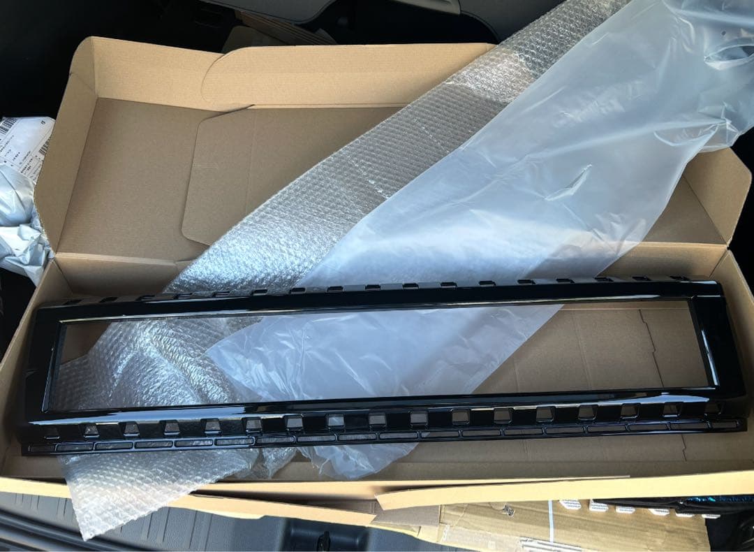 ランクル250 一体型 グリル ガーニッシュ カバー 【KUTOOK】