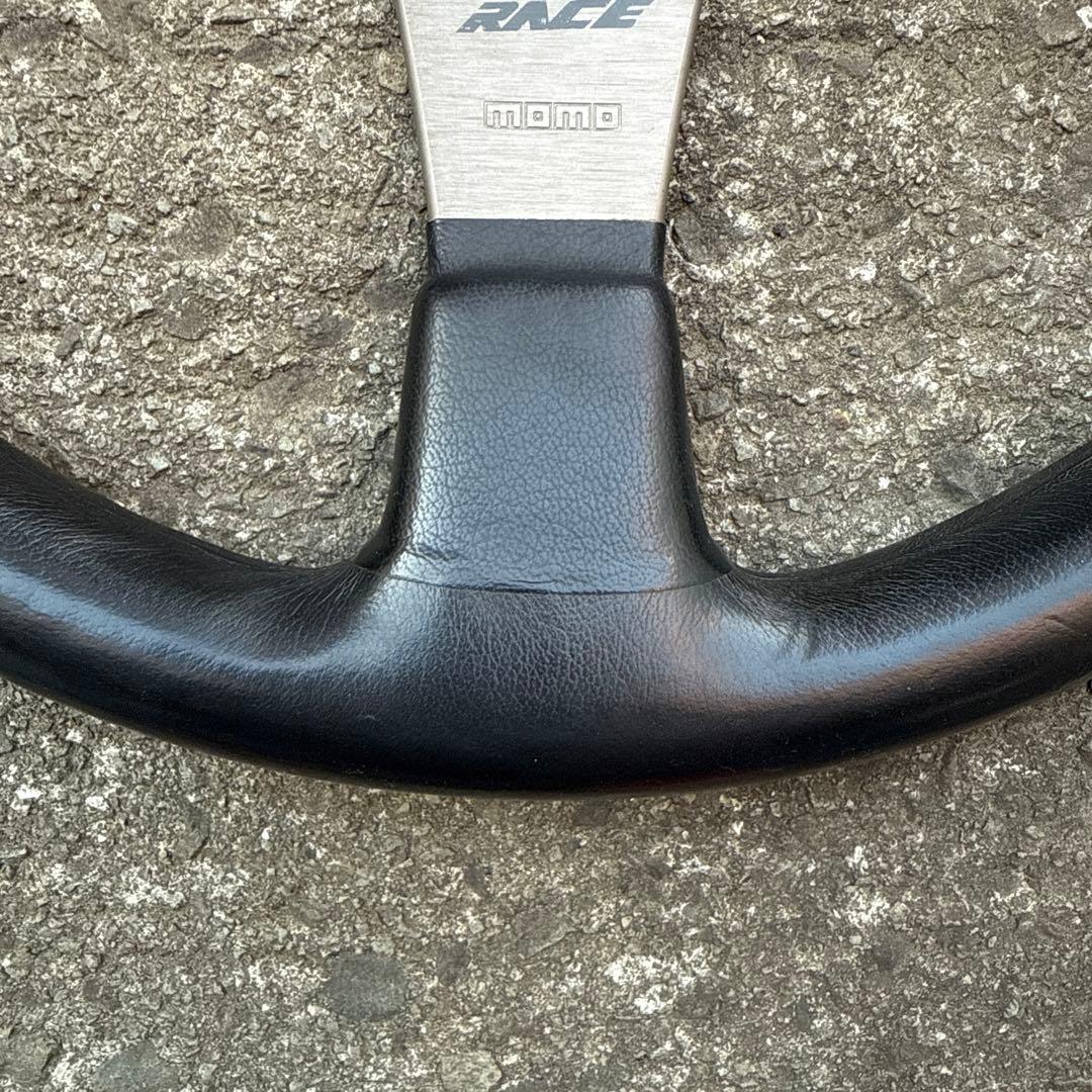 momo ステアリング　ハンドル