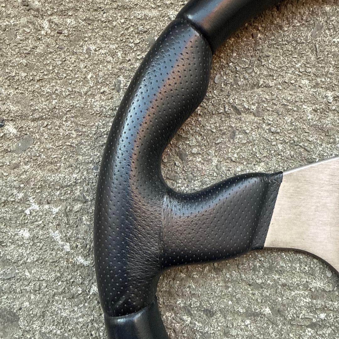 momo ステアリング　ハンドル