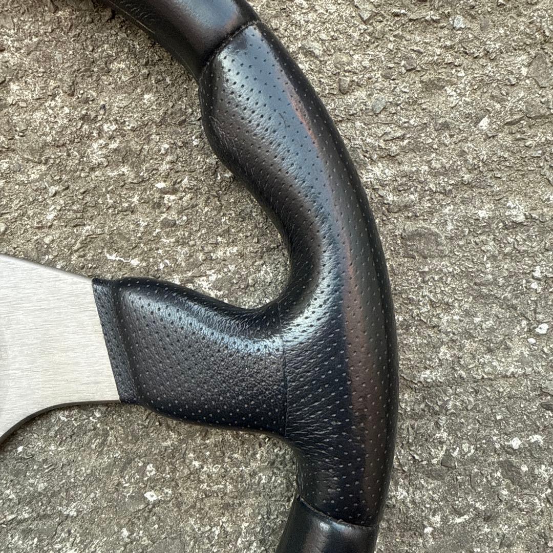 momo ステアリング　ハンドル