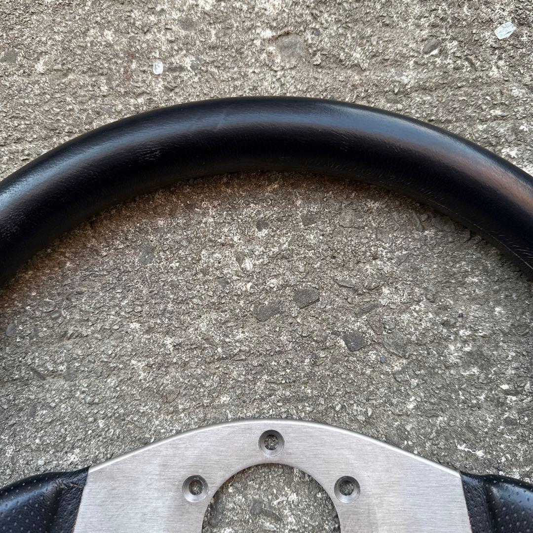 momo ステアリング　ハンドル