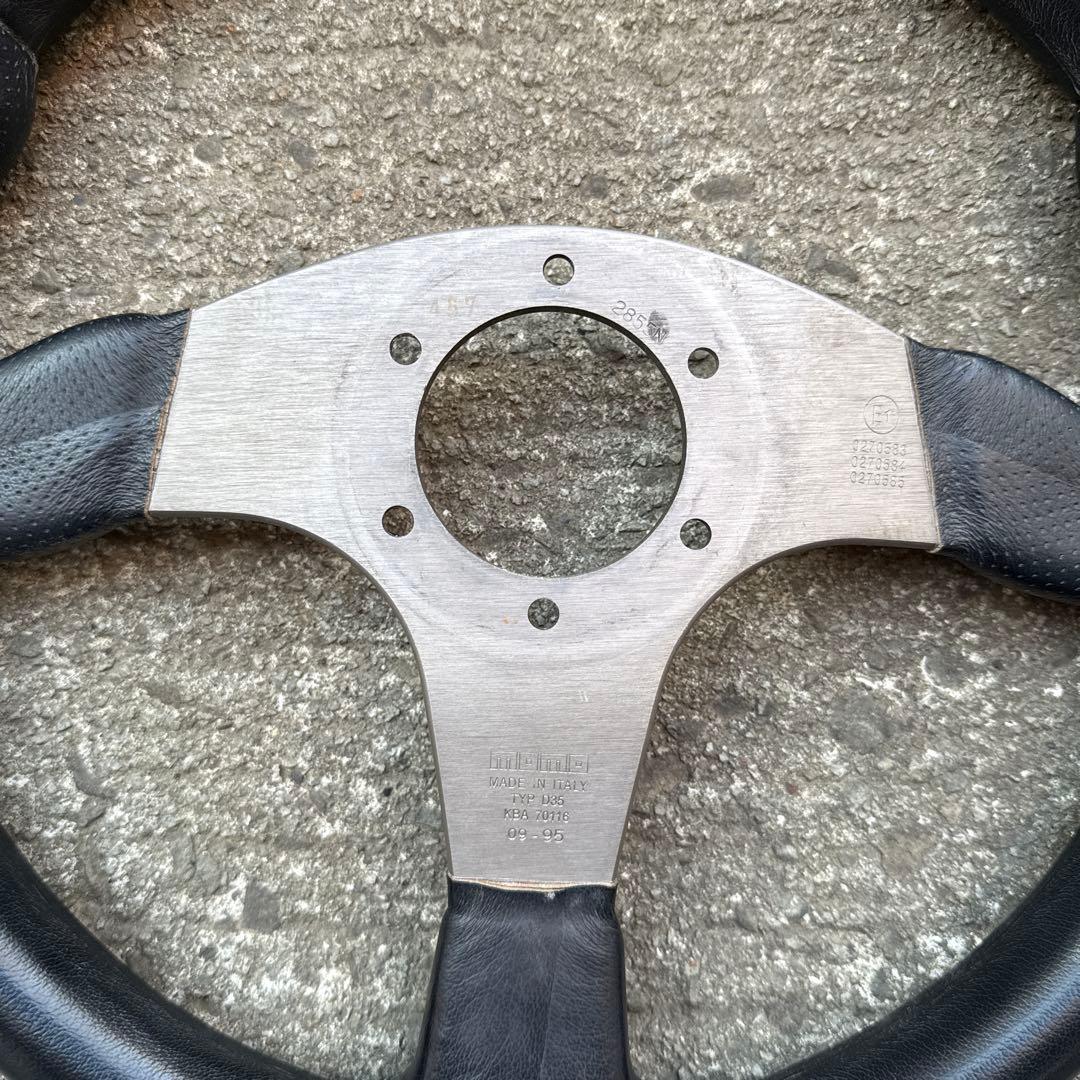 momo ステアリング　ハンドル