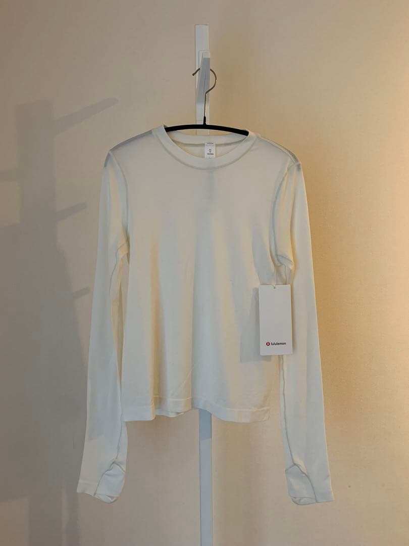 新品未使用　ルルレモン Swiftly ウール長袖シャツ ウエスト丈