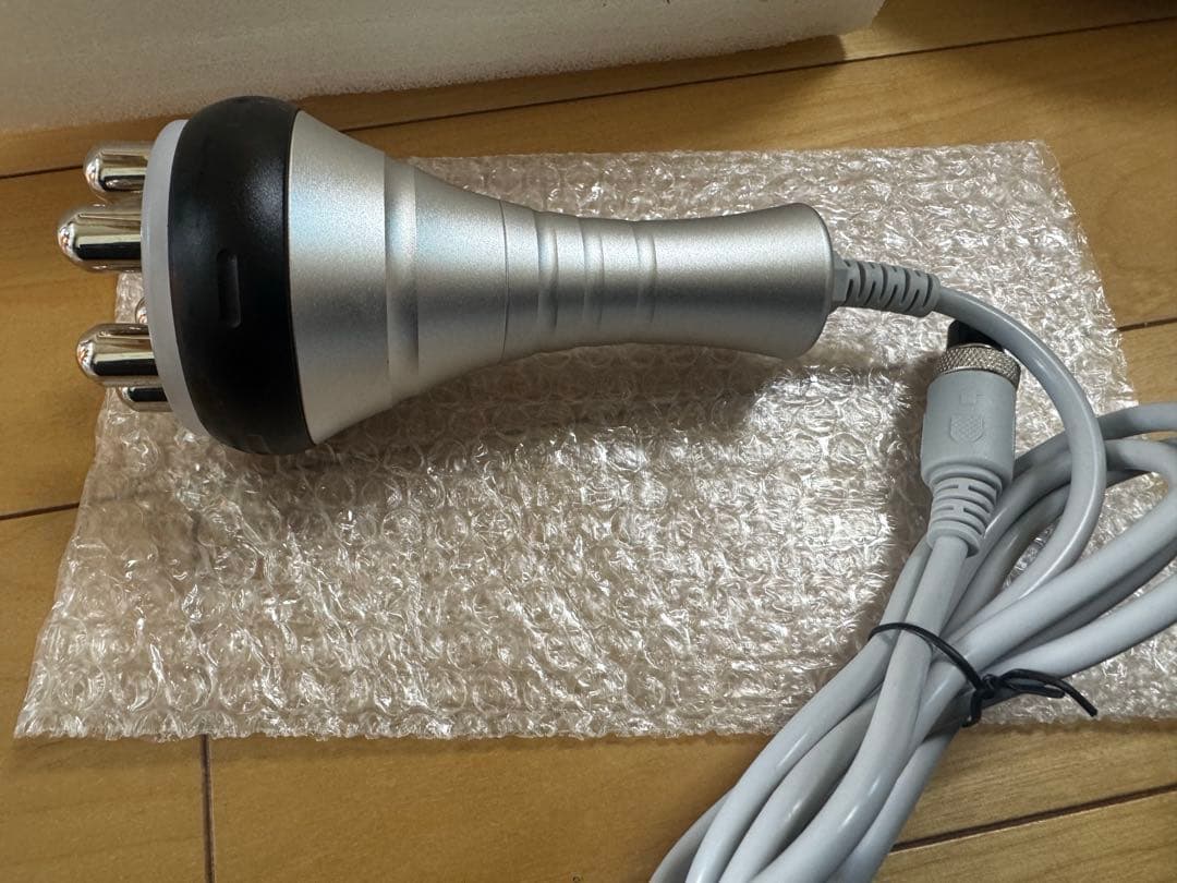 週末限定値引き中　業務用40khzキャビテーション&ラジオ波 正規品　ジェル付