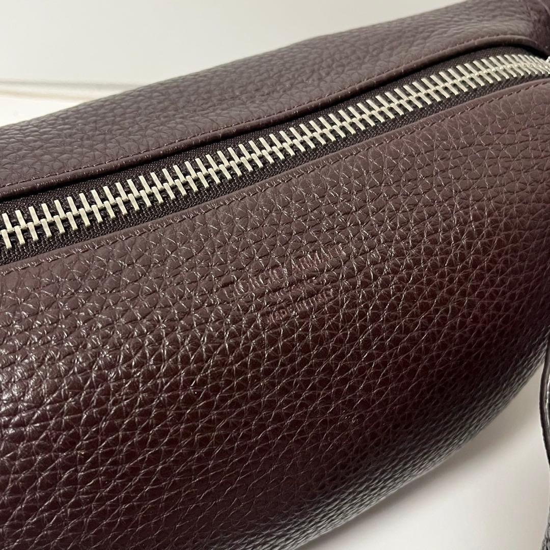 ✨未使用保管品✨　EMPORIO ARMANI ショルダーバッグ　レザー
