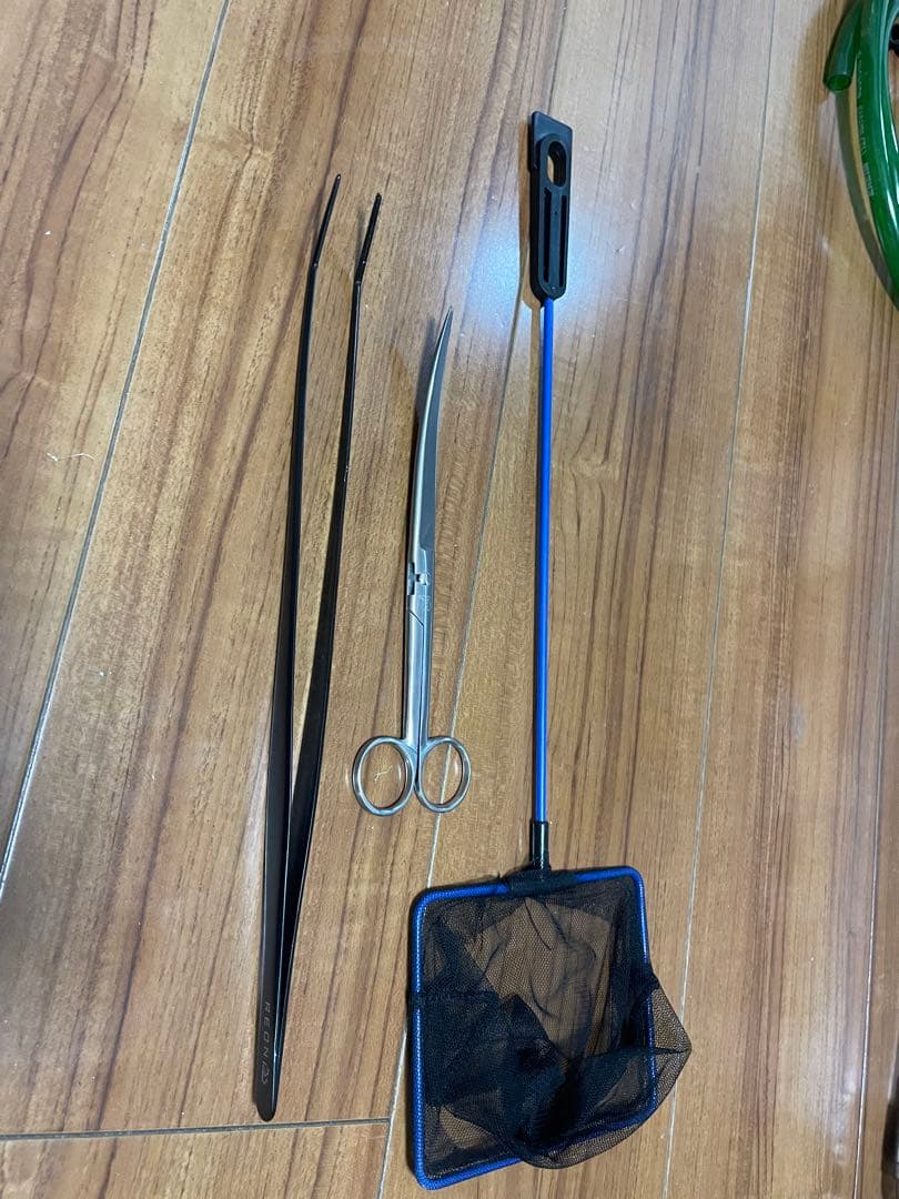 アクアリウム引退品（フィルター、CO2ジェネレーター、殺菌灯、ライト他）