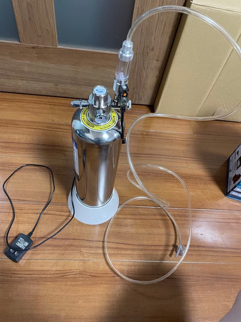 アクアリウム引退品（フィルター、CO2ジェネレーター、殺菌灯、ライト他）