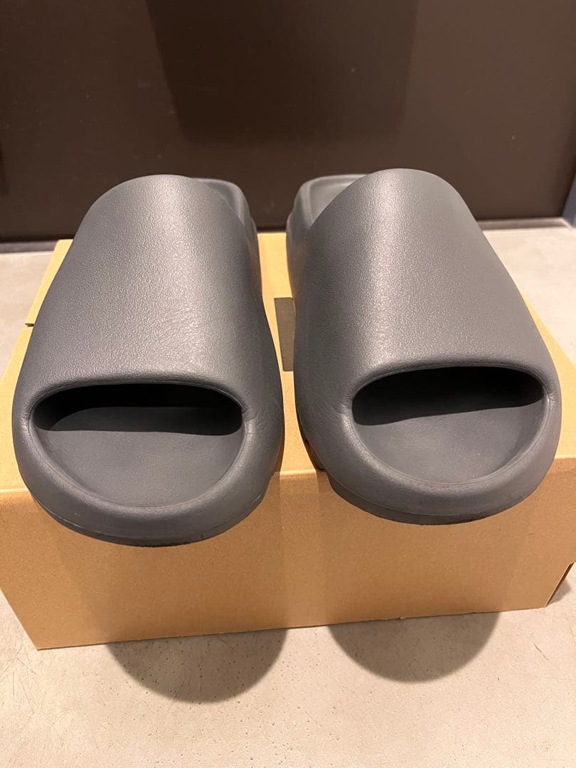adidas yeezy slide サンダル slate grey 29.5