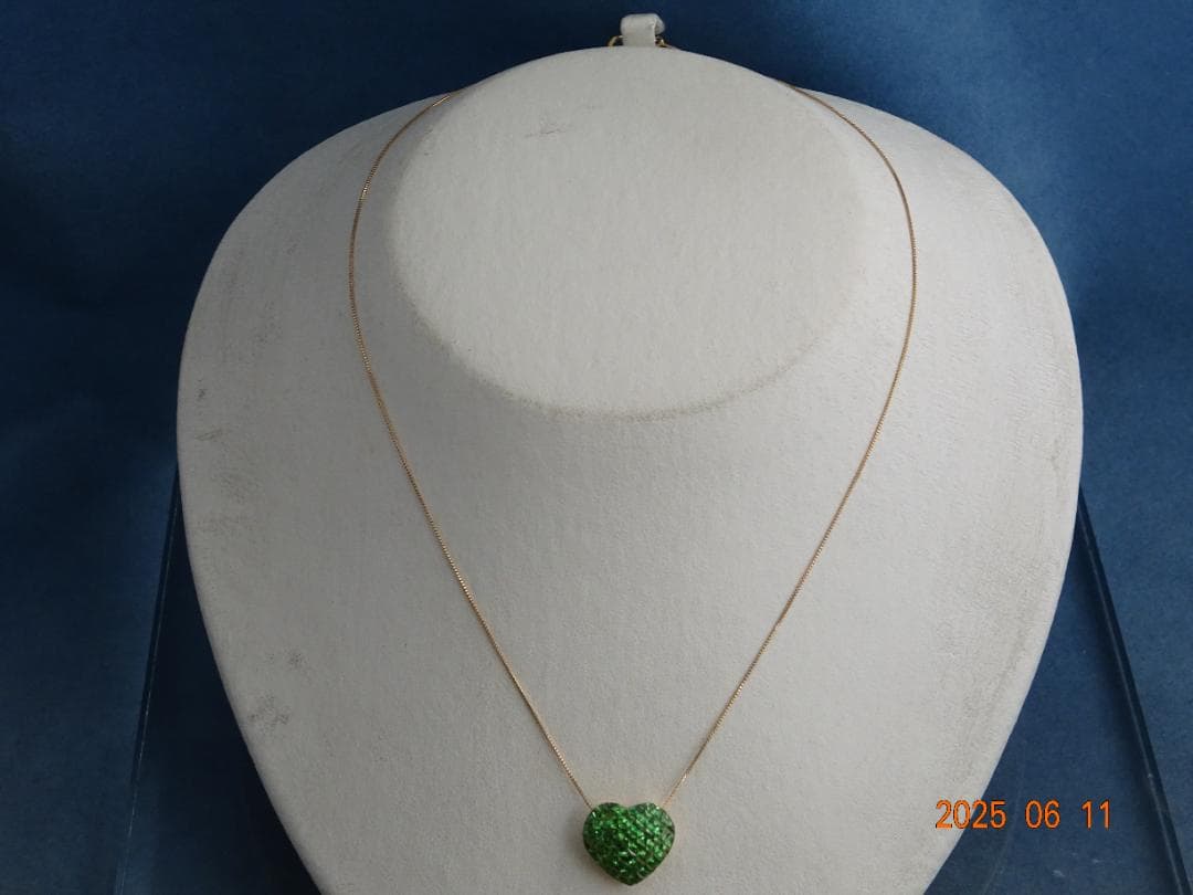 新品　K18 グリーンガーネット（3カラット）　ネックレス　鑑別書付き