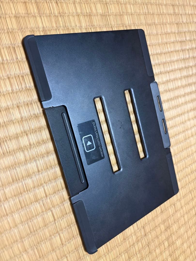 Wacom MobileStudio Pro13スタンド付き