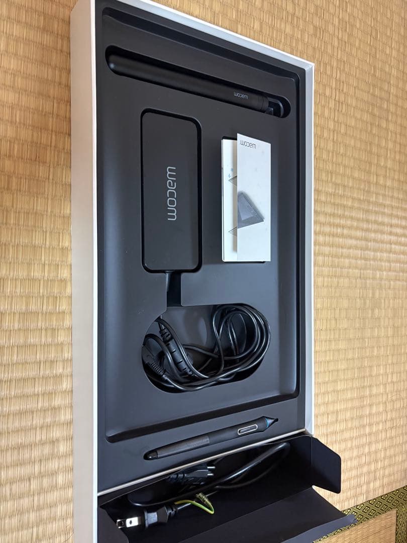 Wacom MobileStudio Pro13スタンド付き