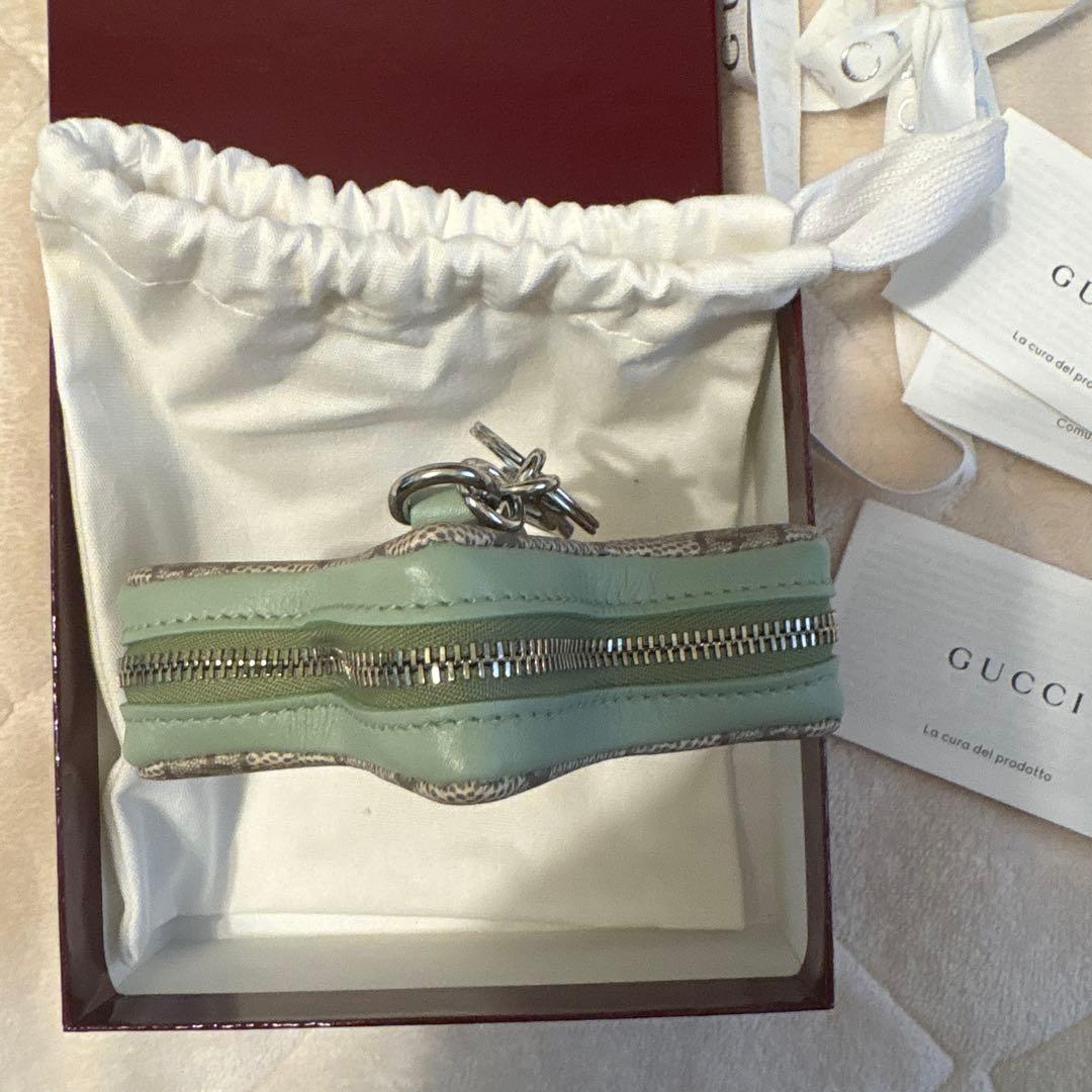 （新品未使用）ヒグチユウコ GUCCI 星型ポーチ 日本限定　ペーパーチャーム付