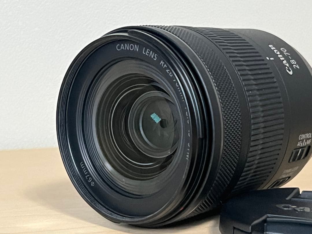 CANON RF 28-70mm F2.8 IS STM レンズフード付