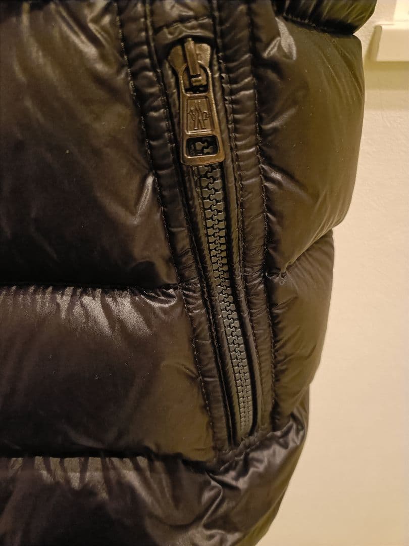 正規品　モンクレール　ダウンベスト