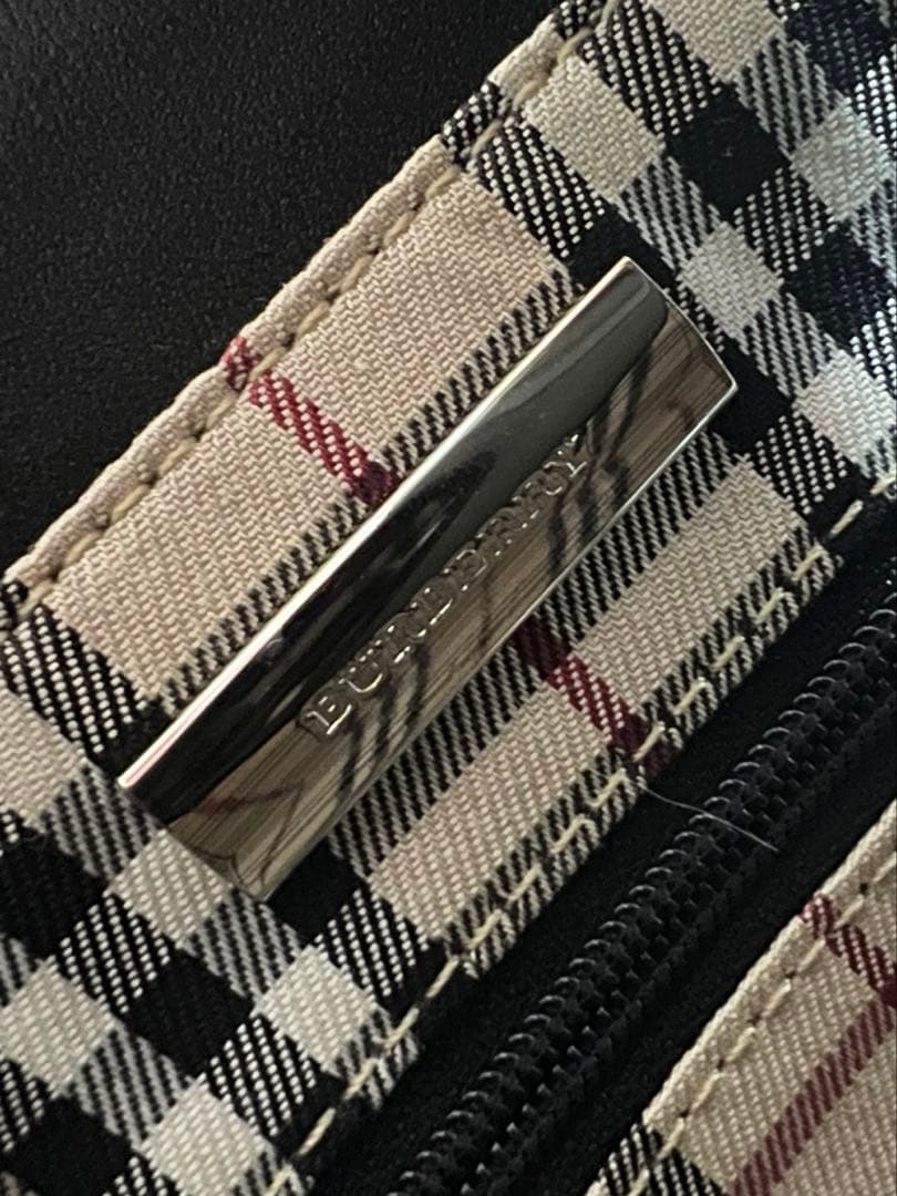 Burberry バーバリー　レザー　ハンドバッグ　黒　フォーマル　三層式