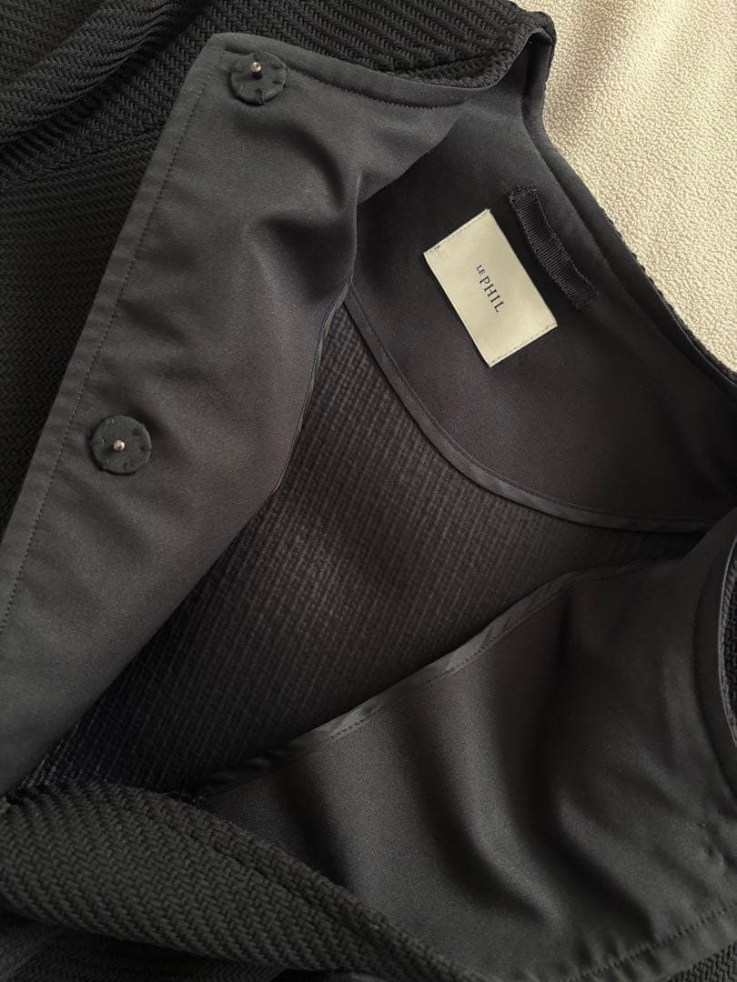 LE PHIL ルフィル スポンディッシュケープ ブラック