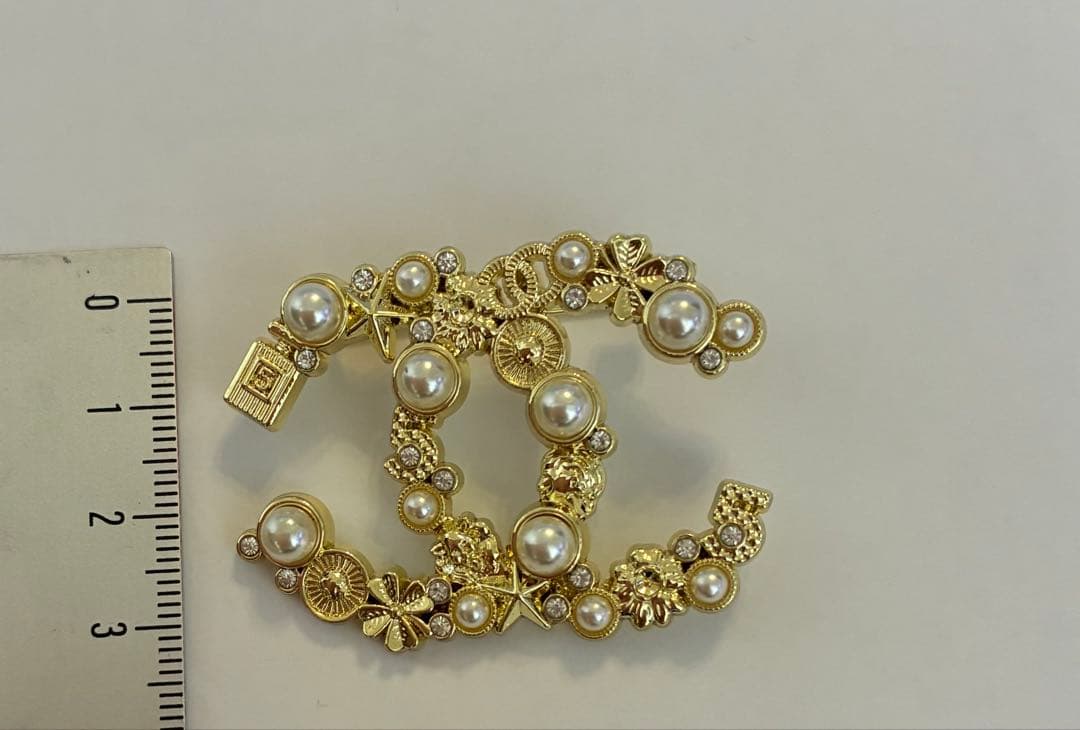 未使用　シャネル　CHANEL ヴィンテージ　ブローチ　ゴールド