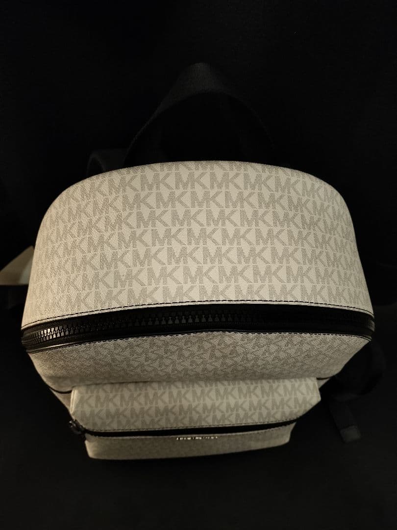MICHAEL KORS ロゴ入りバックパック