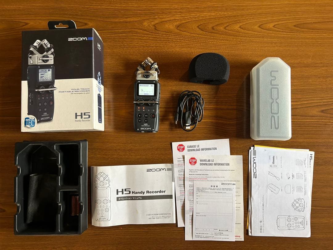 ZOOM H5 ハンディレコーダー　ケース、ウィンドスクリーンなど付属品付き