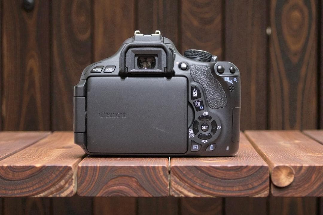 Canon キャノン EOS Kiss X5 1800万画素 おまけレンズ付