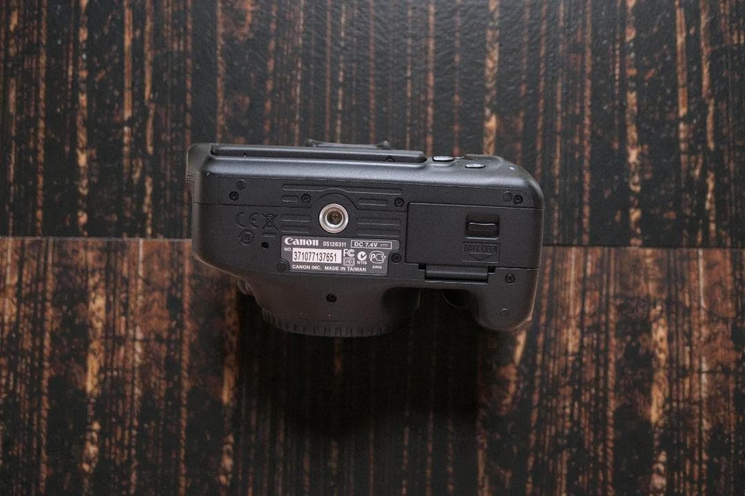 Canon キャノン EOS Kiss X5 1800万画素 おまけレンズ付