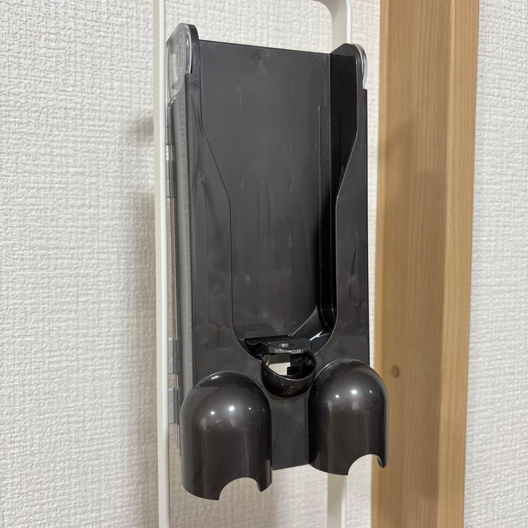 P*H様 Dyson SV12 スティッククリーナー 本体　スタンド付【ネジ一個