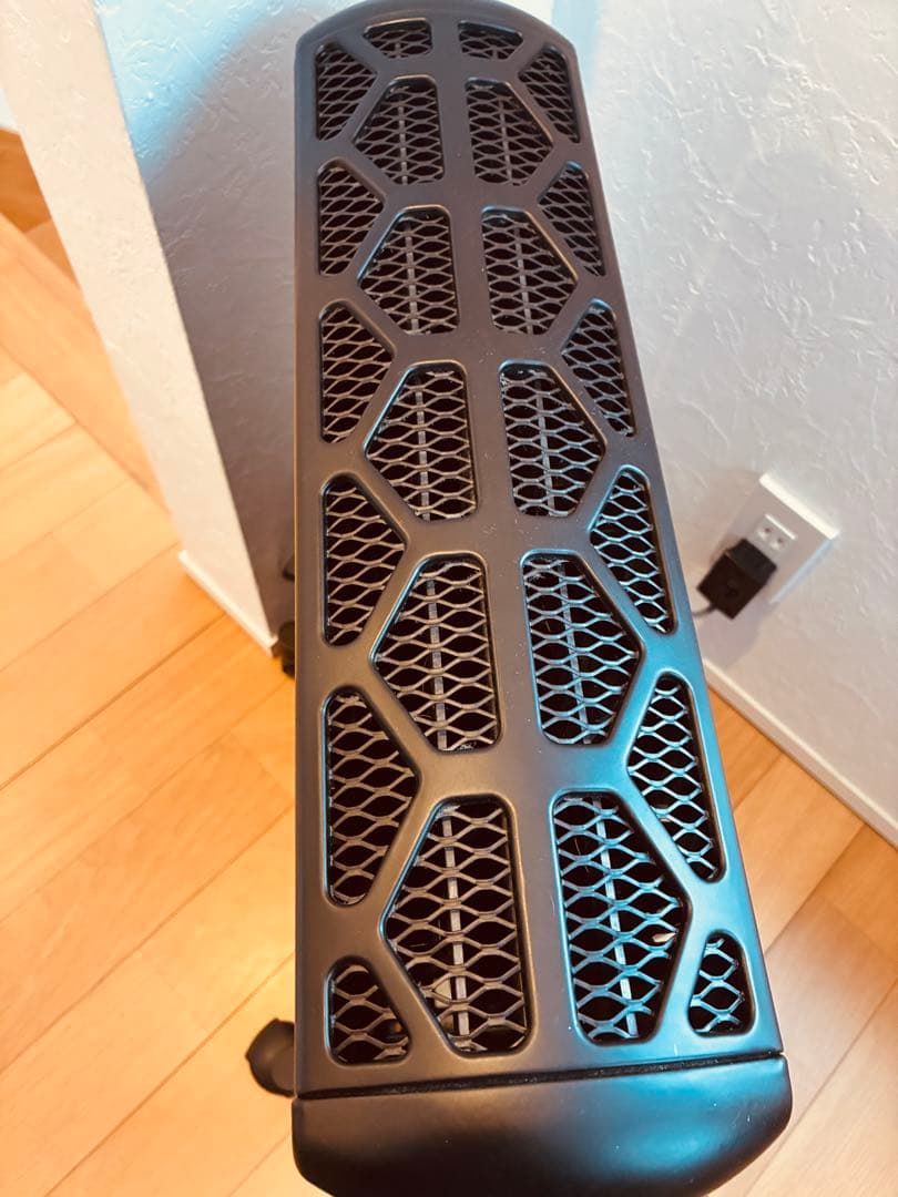 新品リモコン付き 傷無し　デロンギ オイルヒーター MDHU15-PB 動作OK