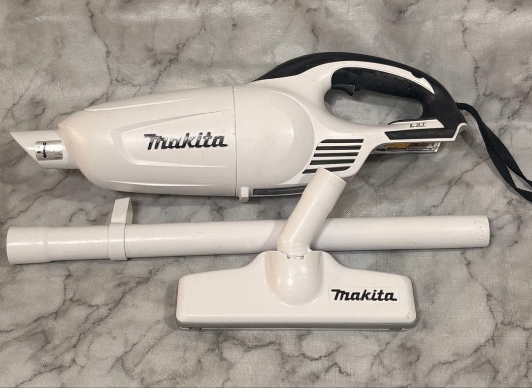 マキタ 充電式クリーナ CL108FD コードレス掃除機　バッテリー、充電器付き