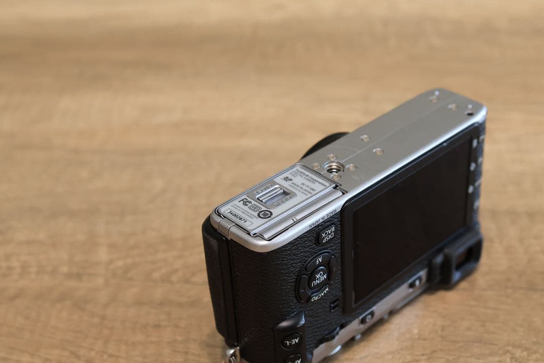 FUJIFILM X-E2 ボディ ミラーレスカメラ