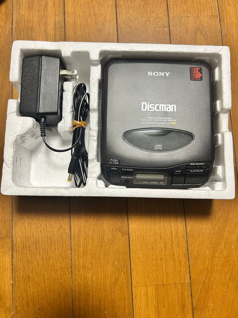 SONY Discman D-33 ポータブルCDプレーヤー　未使用に近い