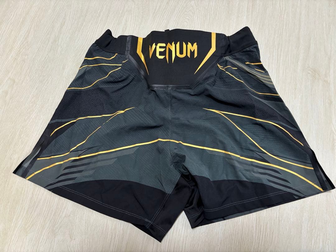 UFC VENUM本格的なファイトナイトメンズショート-ショートフィット