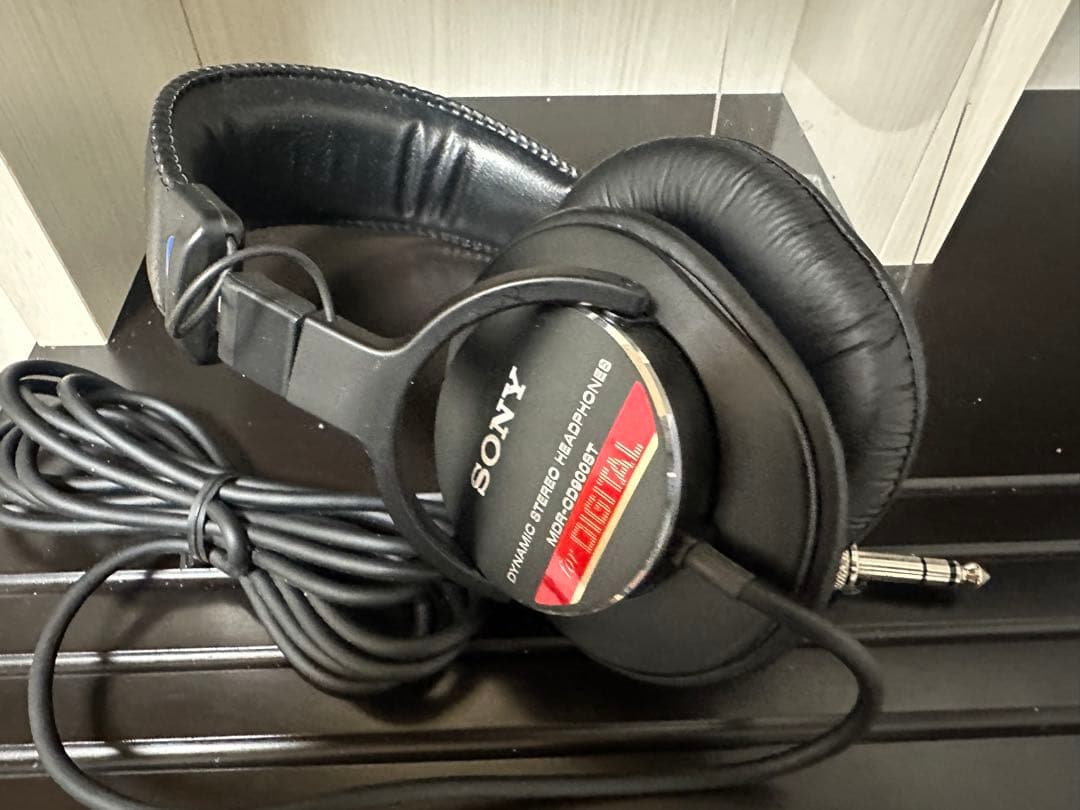 SONY 有線 密閉型スタジオモニターヘッドホン 黒 MDR-CD900ST
