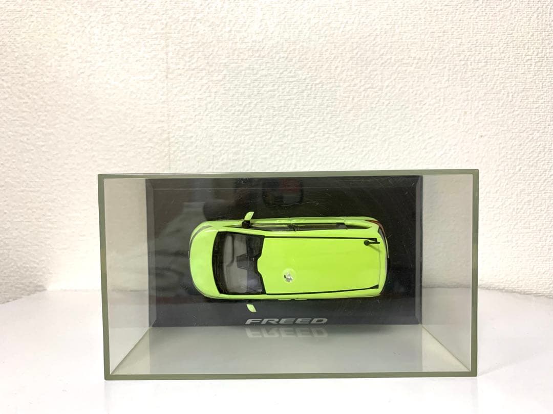 【ぺー】カラーサンプル ホンダ フリード シトロンドロップ