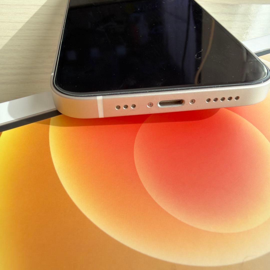 iPhone 12 ホワイト 64GB 本体 充電ケーブル付