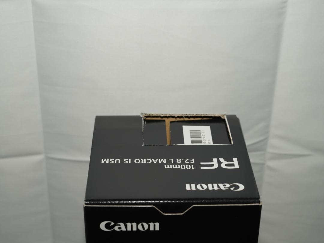 Canon RF 100mm F2.8 マクロレンズ