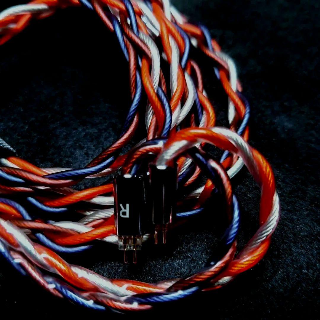 yongse vega 2pin 4.4mm バランス接続　ケーブル