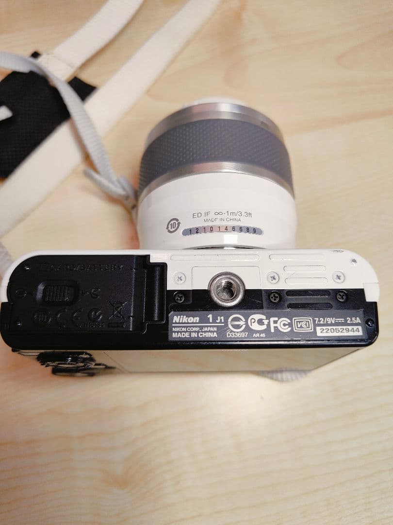 Nikon　J1 ダブルレンズキット　充電器・リモコン付き