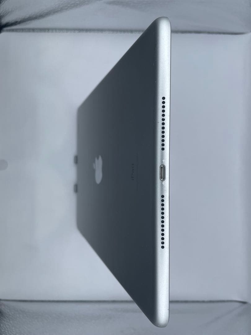 ア*ノ様 iPad 7世代 32GB バッテリー96%