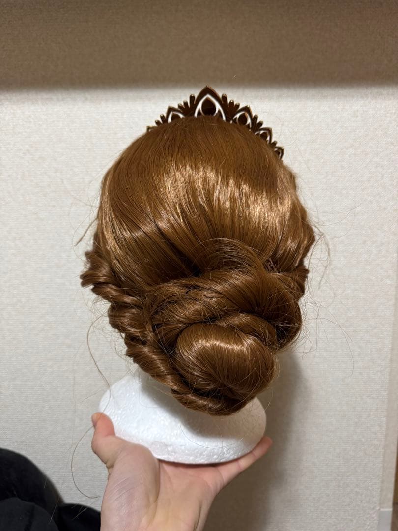 クイーンアナ　ウィッグ