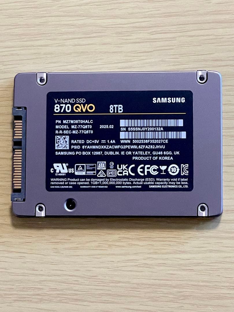 【美品】Samsung 870 QVO 8TB SATA SSD 2.5 インチ