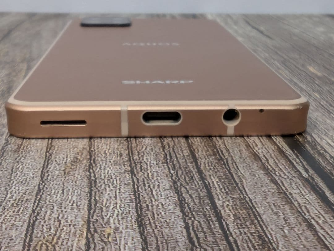 は*か様 SHARP AQUOS ゴールド 本体