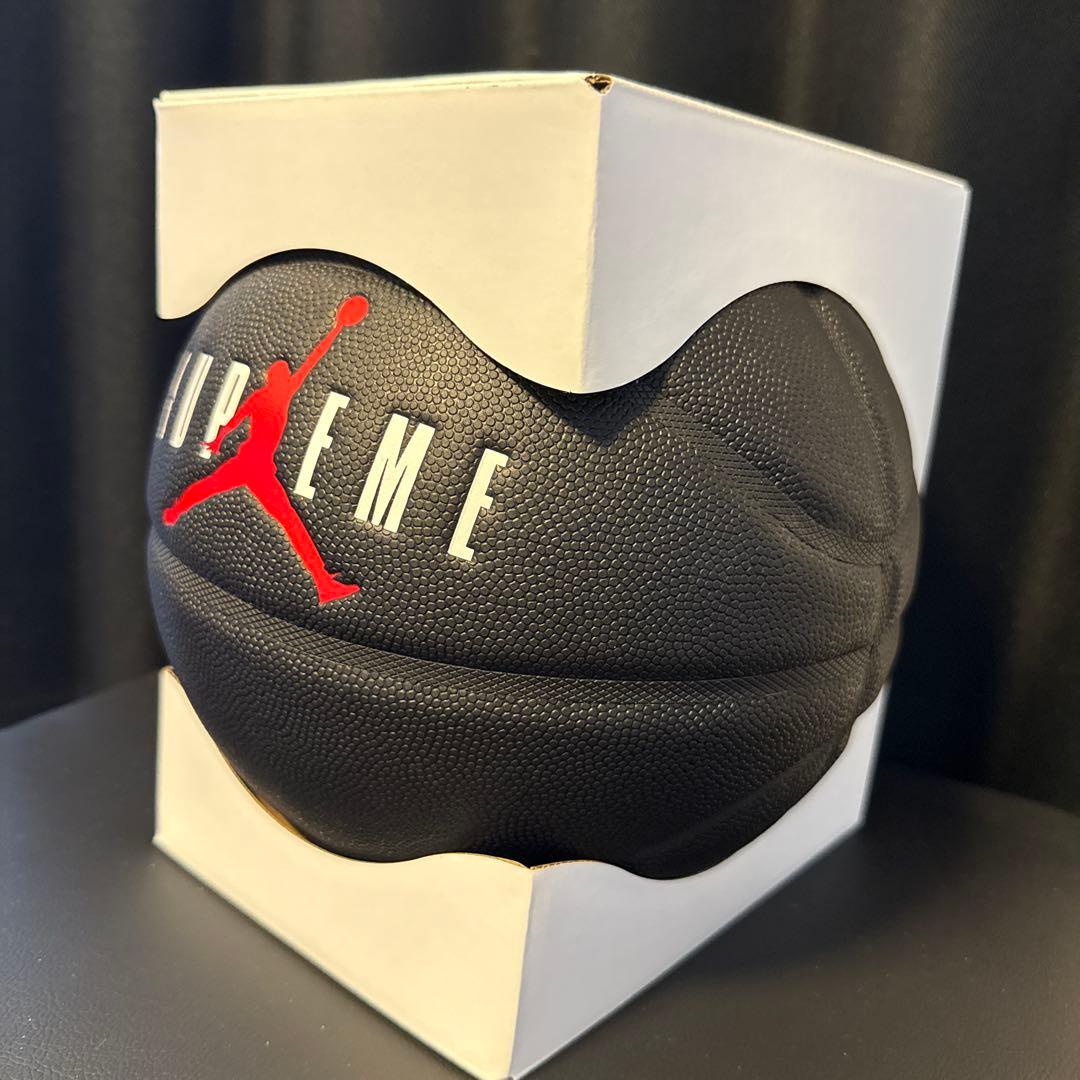 Supreme × Jordan Basketball　バスケットボー