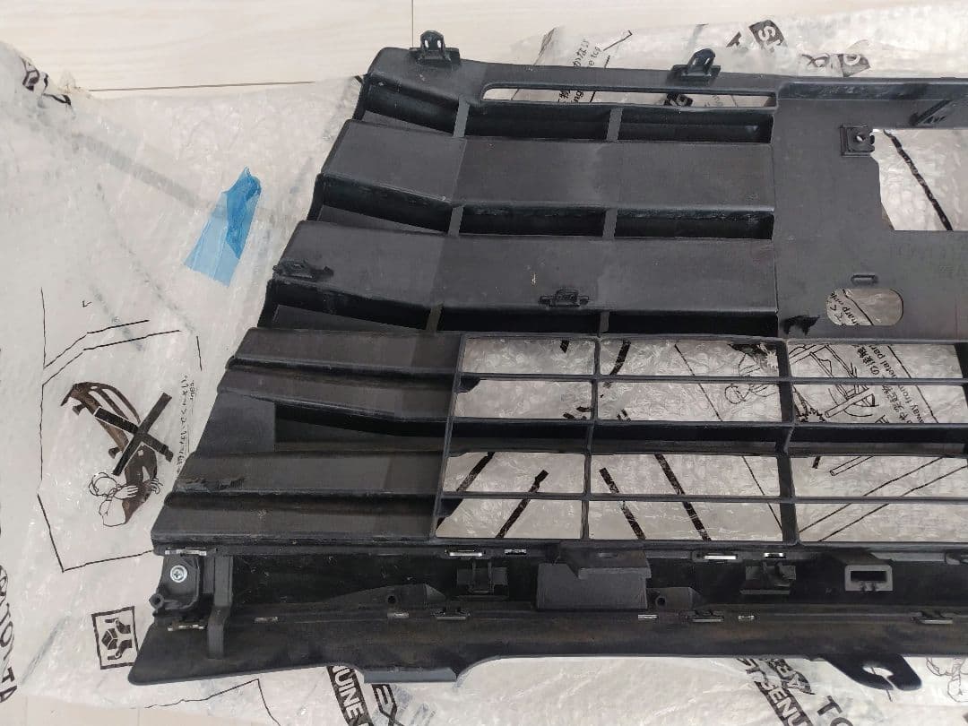 80ヴォクシー ロアグリル「艶なし」