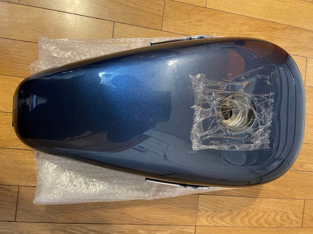 スポーツスター3.3ガロン100anniversaryタンク