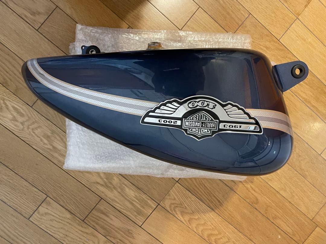 スポーツスター3.3ガロン100anniversaryタンク