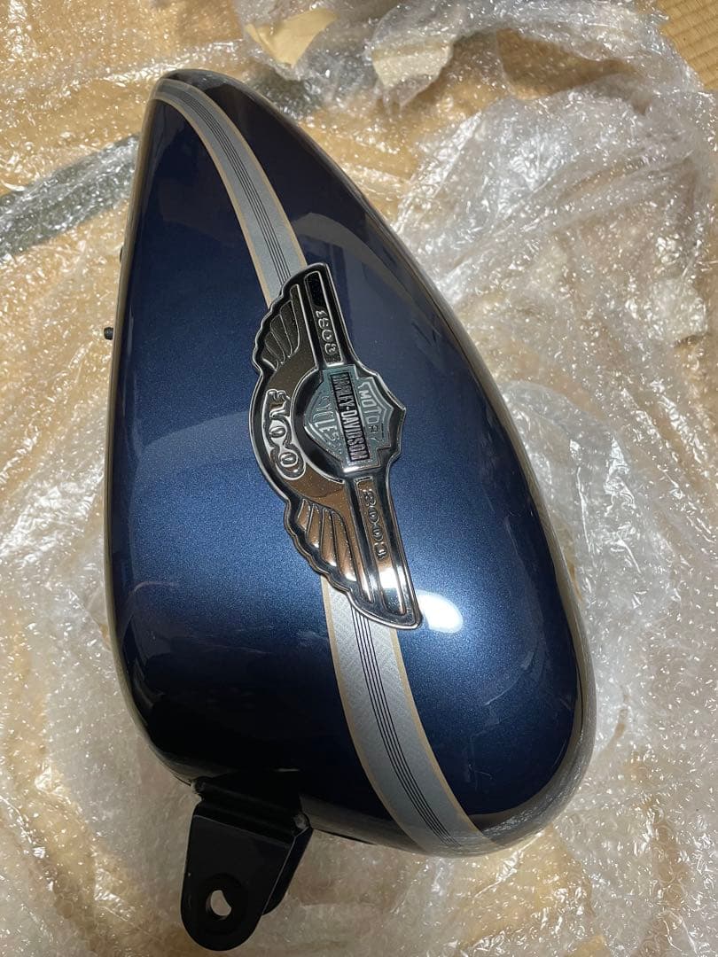 スポーツスター3.3ガロン100anniversaryタンク