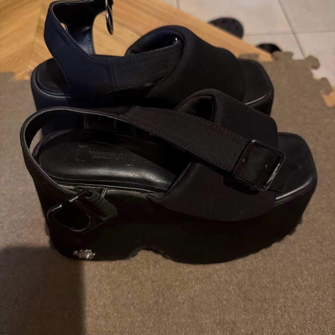 ミシェルマカロン 厚底パテッドサンダル M