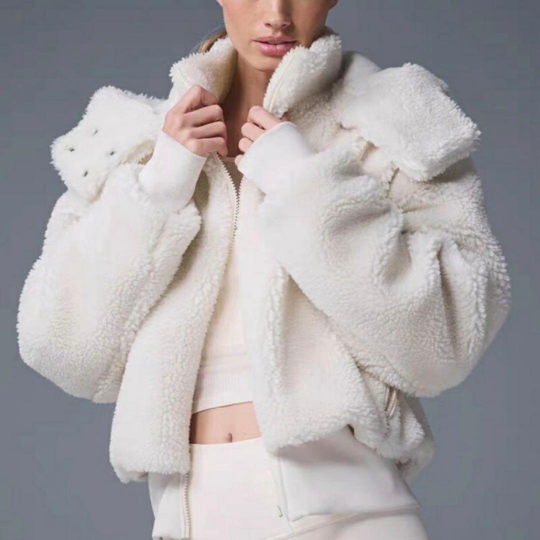 新品Alo yoga Foxy Sherpa Jacket XXS ファー