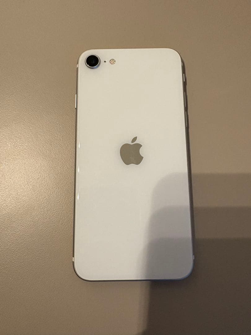 Apple iPhone SE 第二世代　68GB