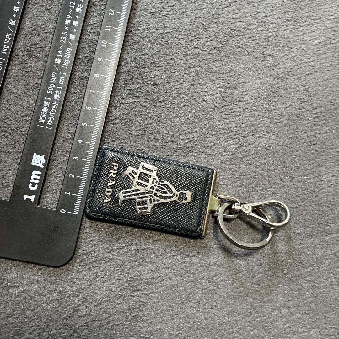 プラダ　キーホルダー　ストラップ　キーリング　0709